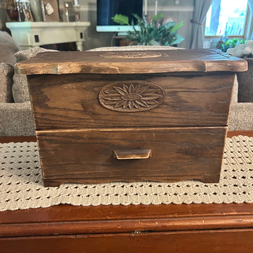 Vintage Lerner Faux Wood Jewelry Box Two Tier Floral Medallion Brown Organzier